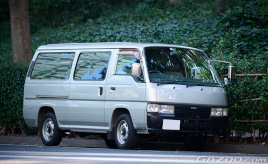 実用性の中に宿る、深い愛情とリスペクト。2001年式 日産キャラバンデラックスGLパック（E24型）