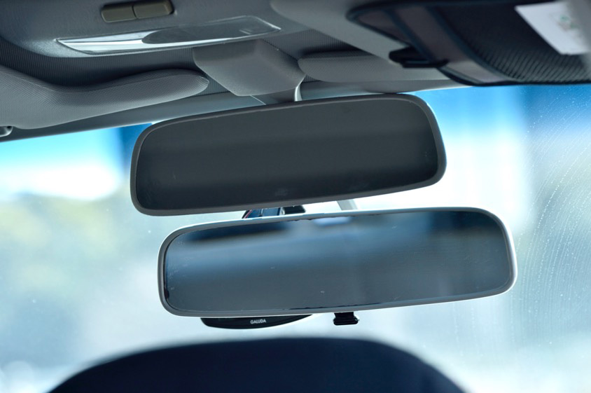 トヨタ・コンフォートGT-Zスーパーチャージャーのバックミラー