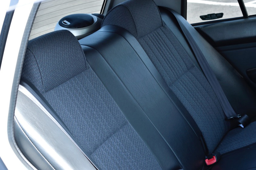 トヨタ・コンフォートGT-Zスーパーチャージャーのリアシート
