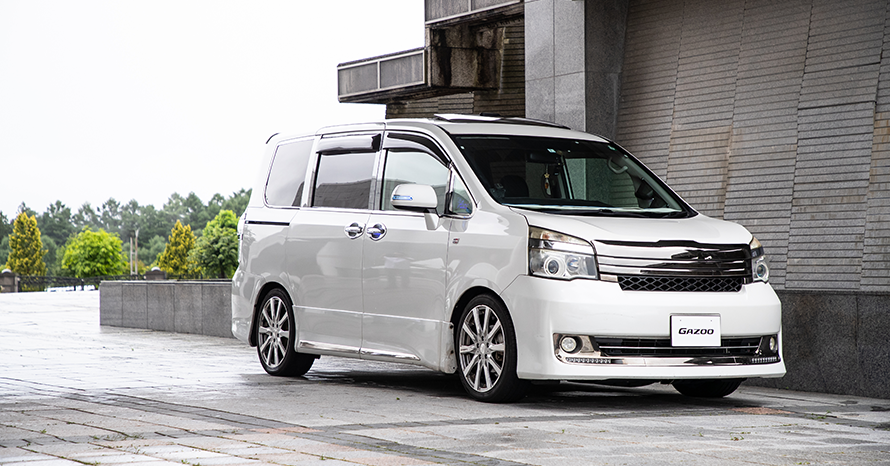 ヴォクシーG's風のノア？ 「自分で作り上げた宇宙船」 | クルマ情報