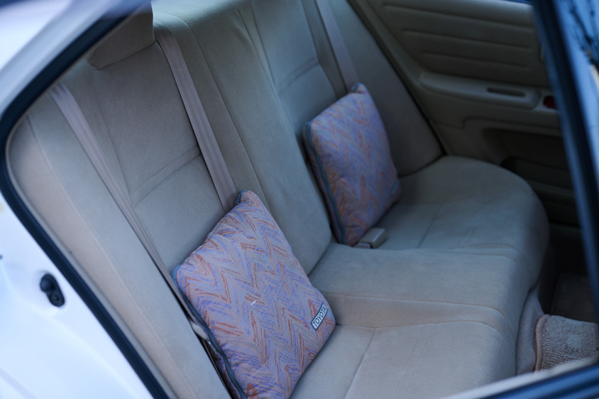 トヨタ・アルテッツァ AS200 European Elegant EDITIONの後席