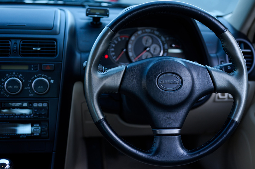 トヨタ・アルテッツァ AS200 European Elegant EDITIONのステアリング