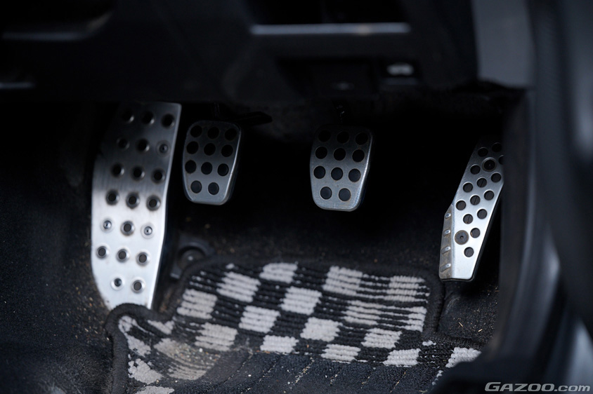 マツダ・NCロードスターのペダル