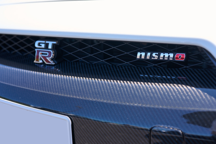 日産・R35 GT-R NISMOのエンブレム