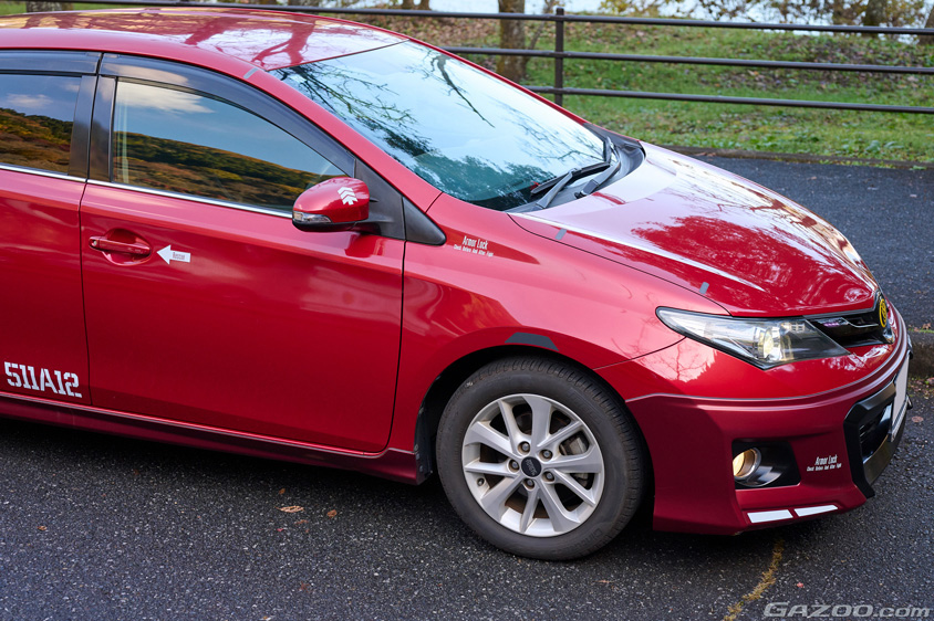 トヨタ・シャア専用オーリス