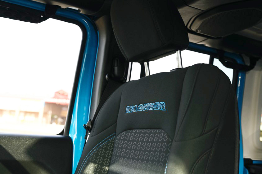 ジープ・ラングラー・アンリミテッド・アイランダーのシート