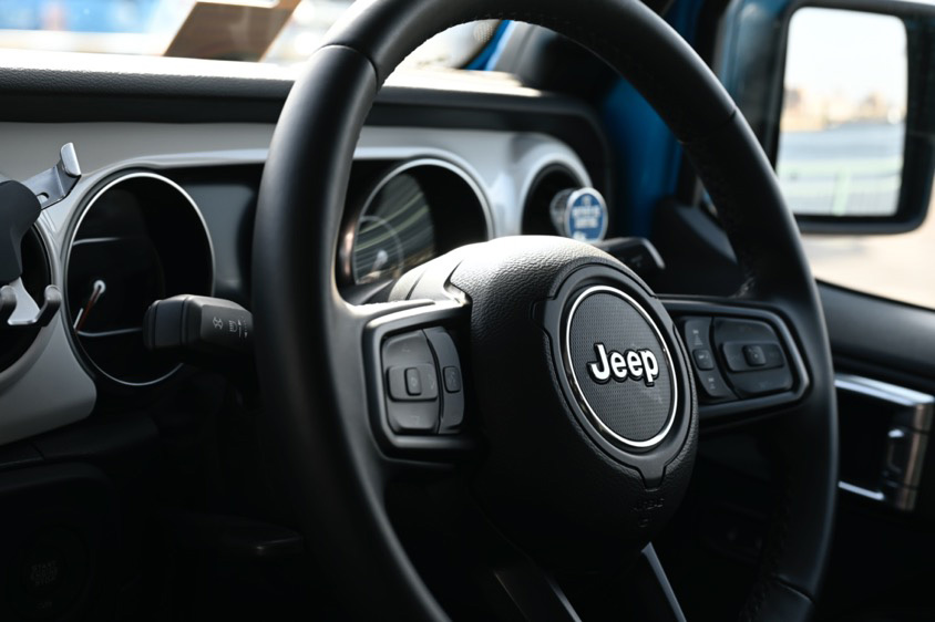 ジープ・ラングラー・アンリミテッド・アイランダーのステアリング