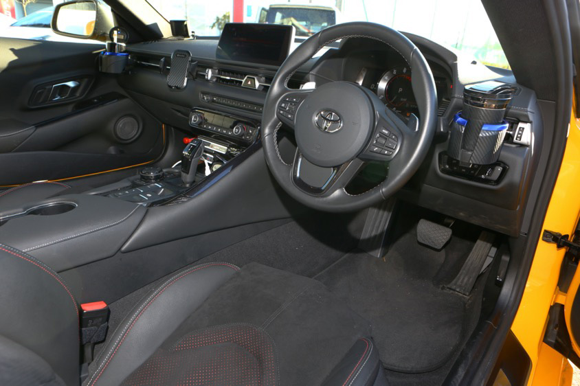 GRスープラ、ライトニングイエロー