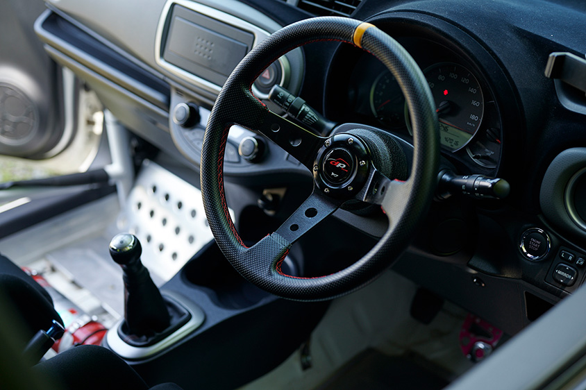 トヨタ・ヴィッツRSのレース仕様なコクピット