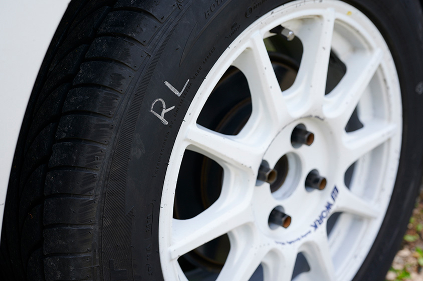 トヨタ・ヴィッツRSの右リアタイヤ