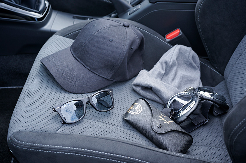 サングラスや帽子などオーナーがコペンGR SPORT時のアイテム