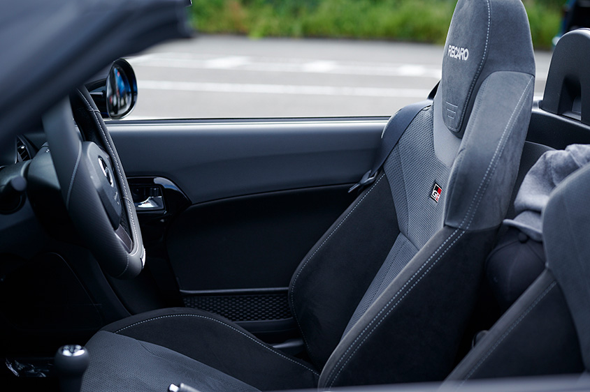 コペンGR SPORTの運転席