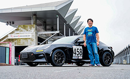 フェラーリオーナーを無我夢中にさせる、トヨタ GR86とモータースポーツ