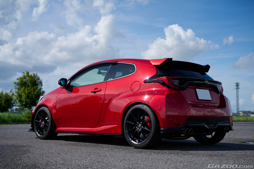 トヨタ・GRヤリス RZ ハイパフォーマンス 1stエディションの左リヤビュー