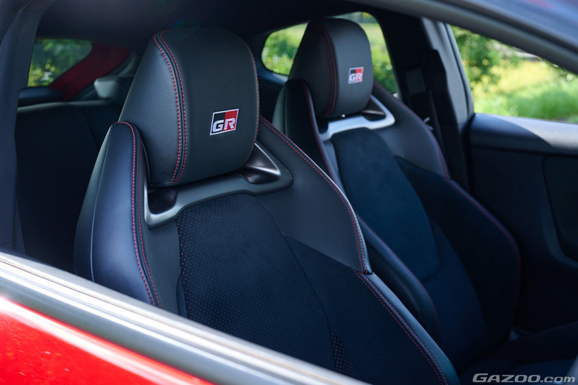 トヨタ・GRヤリス RZ ハイパフォーマンス 1stエディションのシート