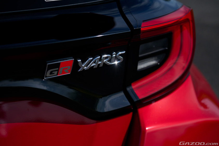 トヨタ・GRヤリス RZ ハイパフォーマンス 1stエディションのロゴ