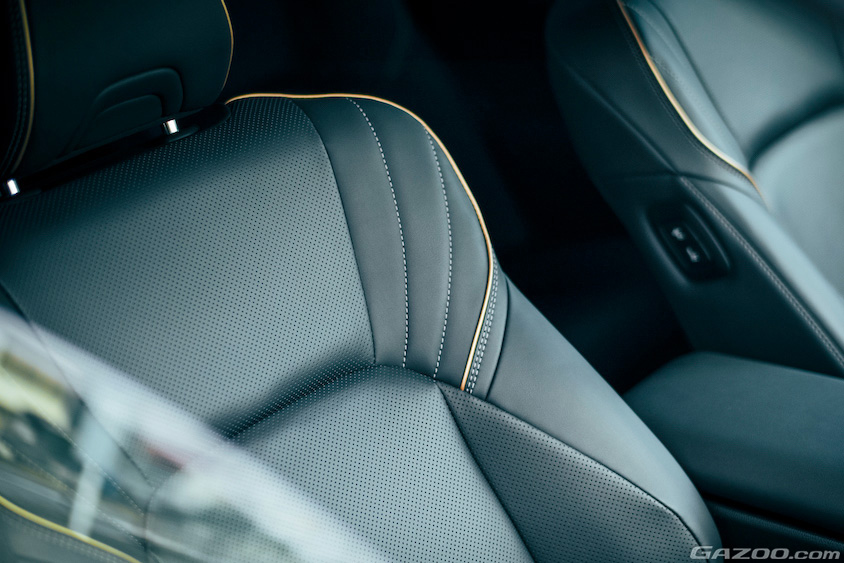 トヨタ クラウンクロスオーバーの運転席のシート