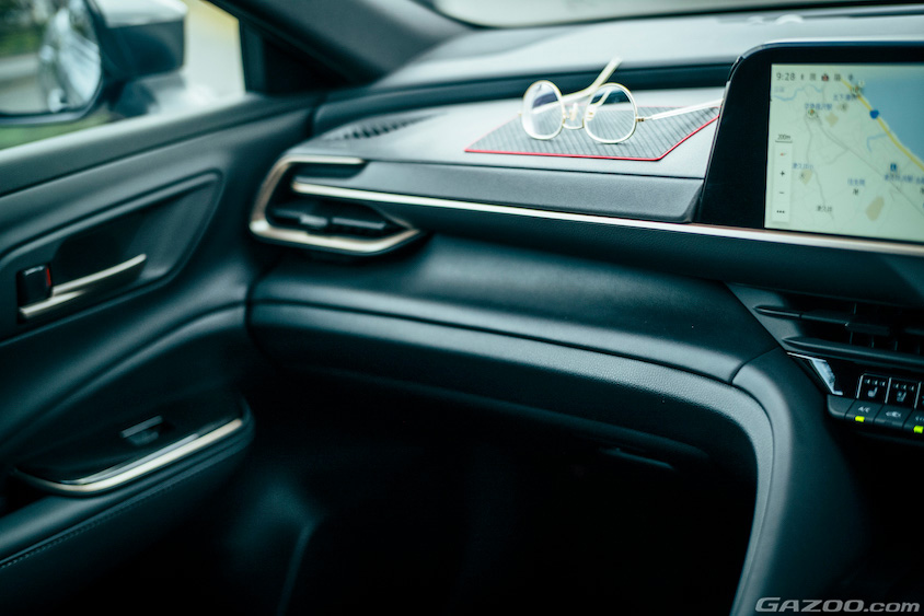 トヨタ クラウンクロスオーバーのダッシュボード