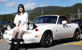 「じつは車体価格以上の維持費をかけてます（笑）」。愛車歴1年半でも伝わる、人一倍のロードスター愛が溢れる20代女性オーナー