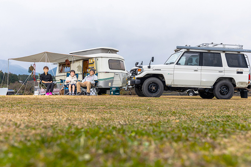 キャンピングトレーラーを引っ張り全国を走り回る 家族4人の快適ランクルキャンプ生活 トヨタ自動車のクルマ情報サイト Gazoo
