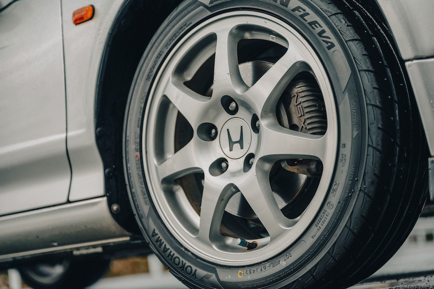 ホンダNSXの右フロントタイヤ