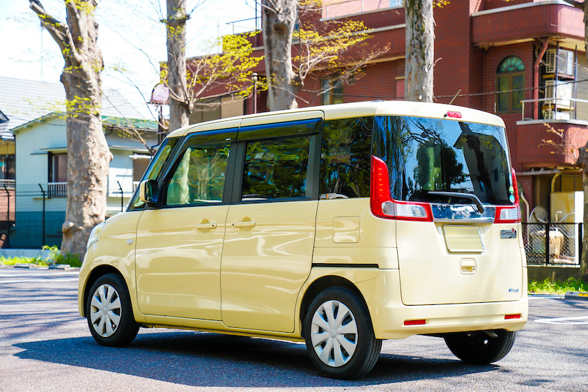 スズキ・スペーシアのリアサイドビュー