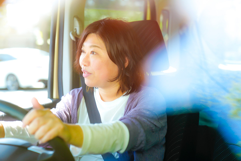 スズキ・スペーシアを運転する半田カメラさん