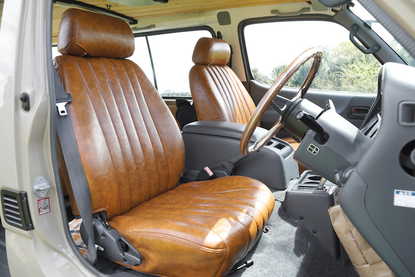 トヨタ・ハイエース(100型)のシート