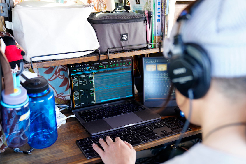 ホンダ・N-VANで車中泊で旅をしながら音楽制作を行うruiさん