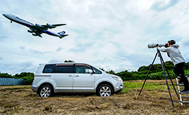 気鋭の航空写真家が作品制作に欠かせない『道具』として選んだ三菱 デリカD:5