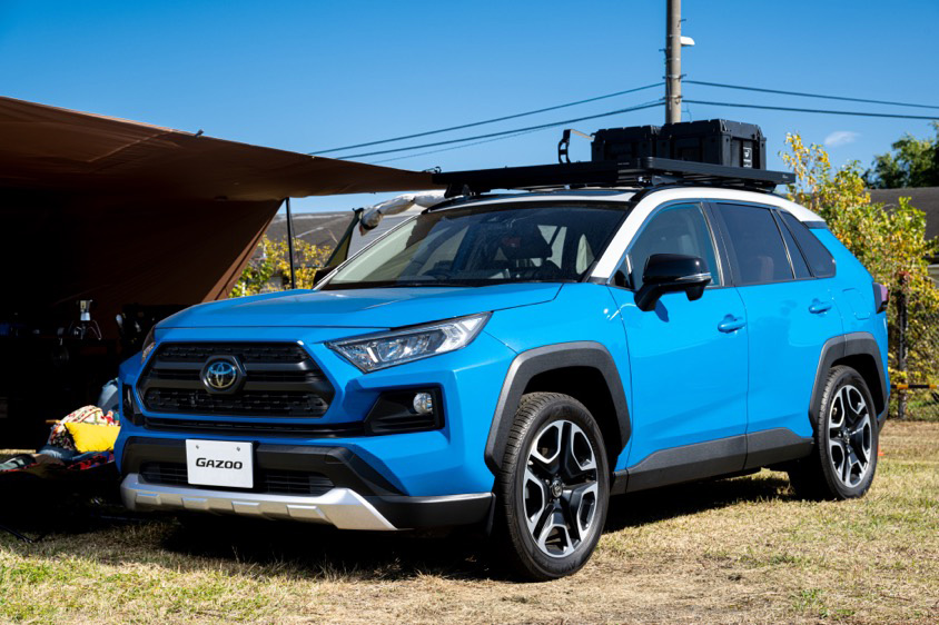 トヨタ・RAV4『アドベンチャー』の左フロントビュー