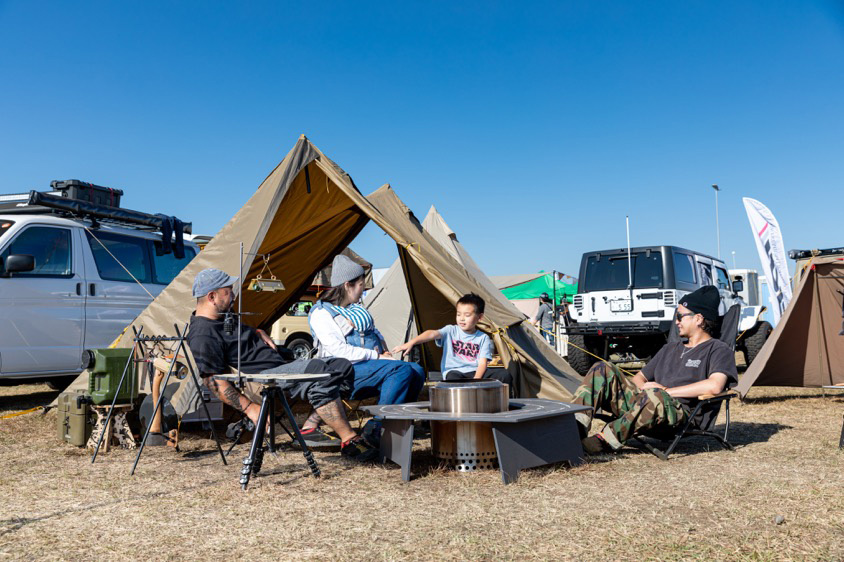 日産・サニーバンオーナーの佐々木さんと仲間