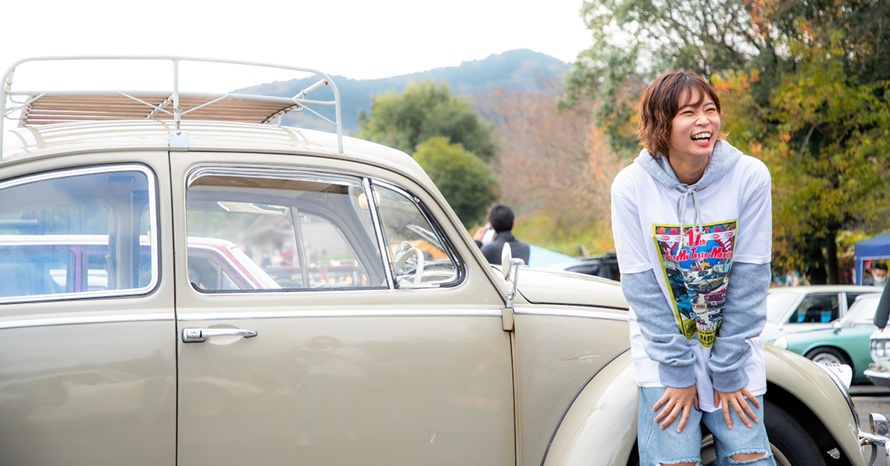 19才の初心者女子が“丸さ”にこだわって選んだ相棒は37才年上のVWタイプ