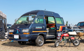 脱定番車好きのオーナーが選んだ、仕事にも遊びにも大活躍のスバル・ドミンゴ(KJ8)