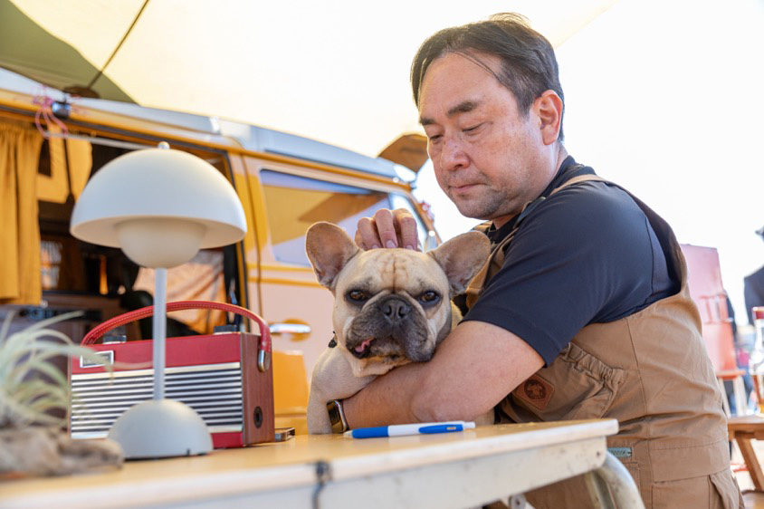 フォルクスワーゲン・タイプ2 ワーゲンバスのオーナーのえりもぐさんと愛犬