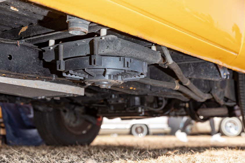 フォルクスワーゲン・タイプ2 ワーゲンバスのフロア下に設置されたエアコン用電動ファン