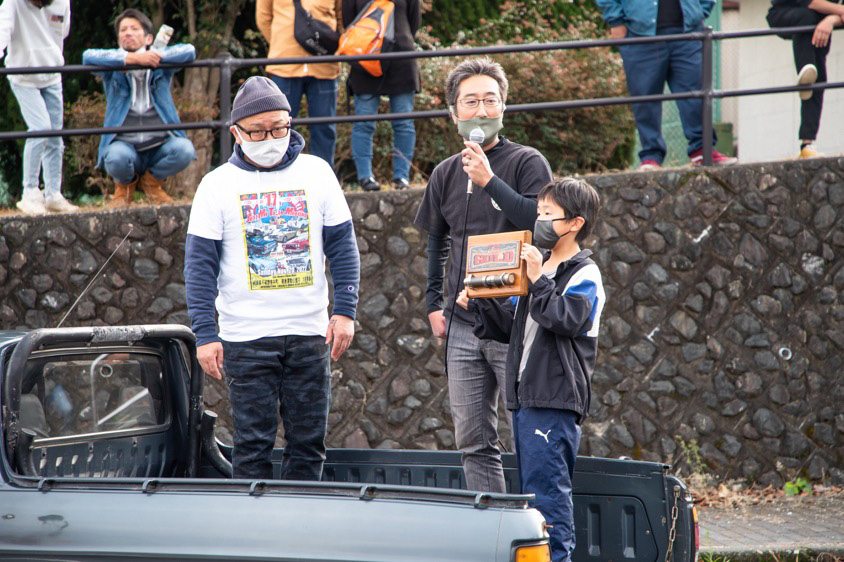 トヨタ・トヨペット クラウンがオフ会の賞典をゲット!