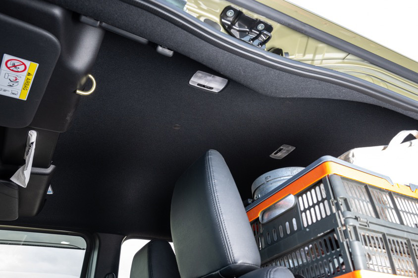 ホンダ・N-VANの助手席側はピラーレス