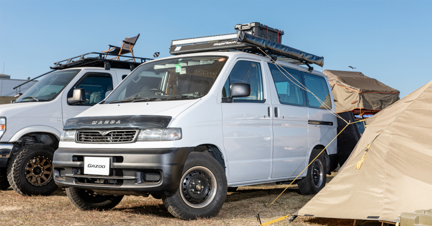 ファミリーキャンプをより快適に楽しく演出してくれるバンライフ仕様の