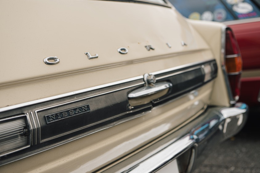 日産・グロリア(タテグロ)のリアのロゴ