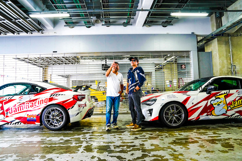 トヨタ・86と半田さんと親友の小野さん