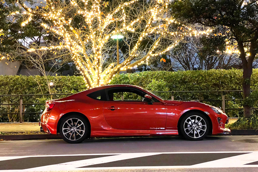 トヨタ・86の右サイドビュー