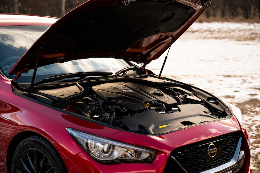 日産・スカイライン400Rのエンジンルーム