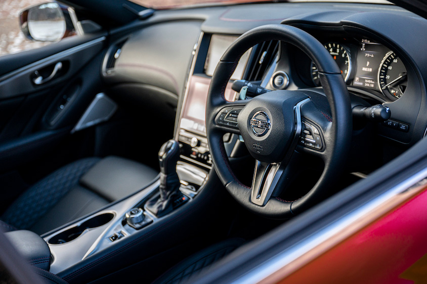 日産・スカイライン400Rの運転席