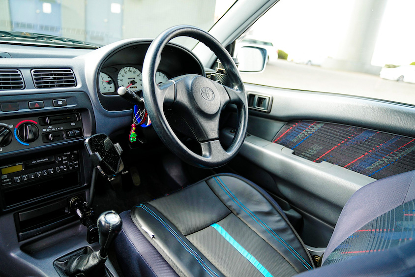 トヨタ・スターレットの運転席