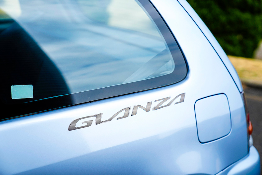 トヨタ・スターレットのGLANZAロゴ