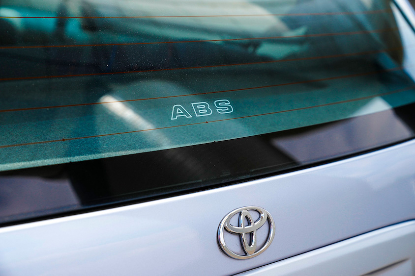 トヨタ・スターレットのリヤウインドウ