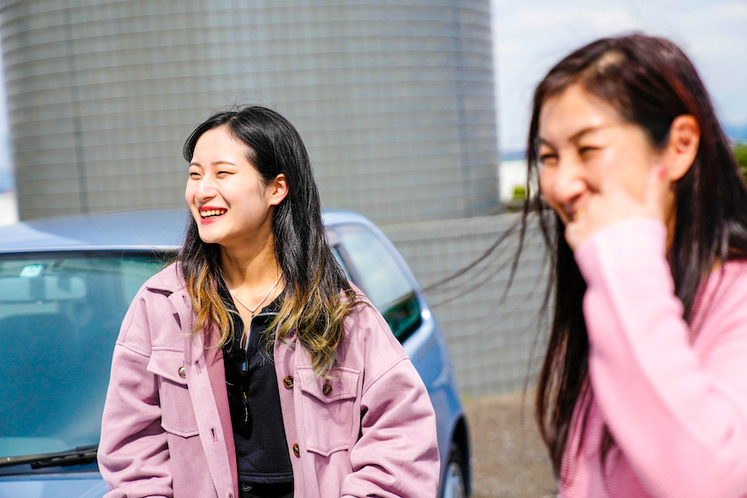 トヨタ・スターレットオーナーのはるかさんと母のきよみさん