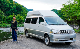 通勤にも使えるキャンピングカー。この条件でたどり着いたトヨタ グランドハイエース