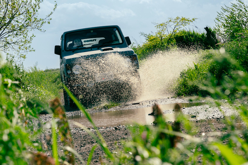 スズキ・ジムニーで荒川河川敷を走る